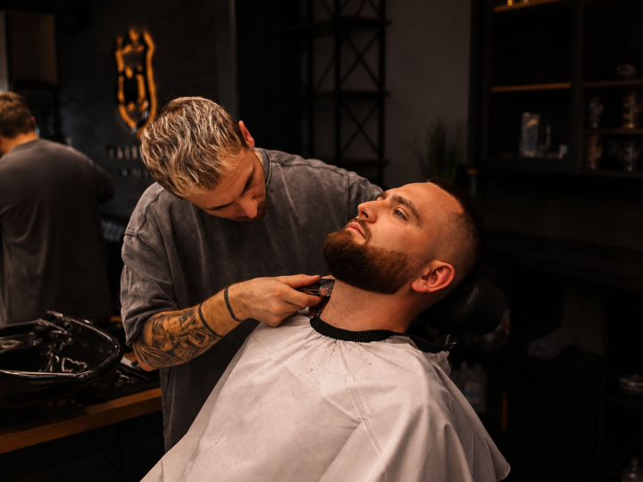 Ile kosztuje barber we Wrocławiu? Ceny strzyżenia, brody i kompletów